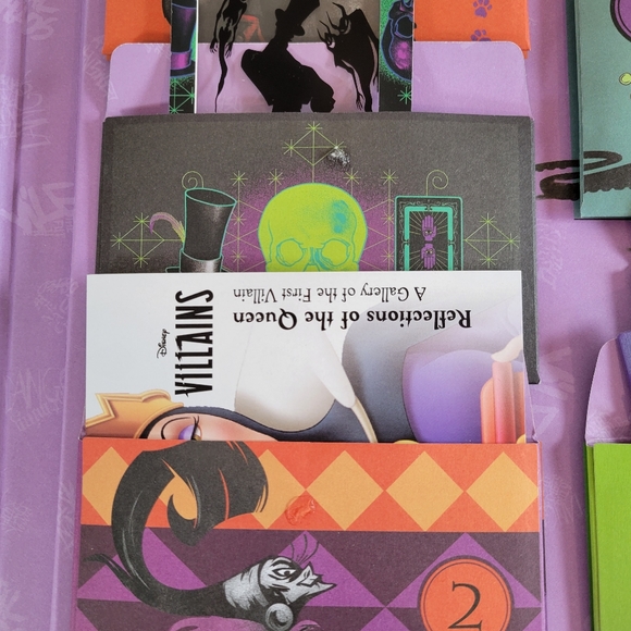 Disney Villains 13 Frights of Halloween Book Countdown to Halloween - Picture 10 of 13